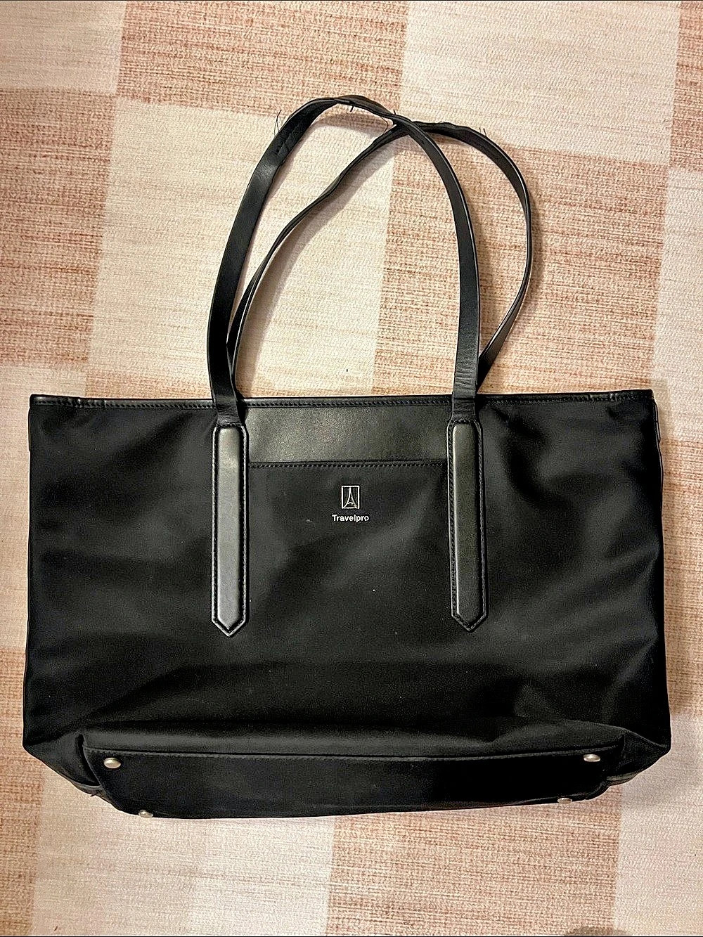 Travelpro Tote Bag in Black